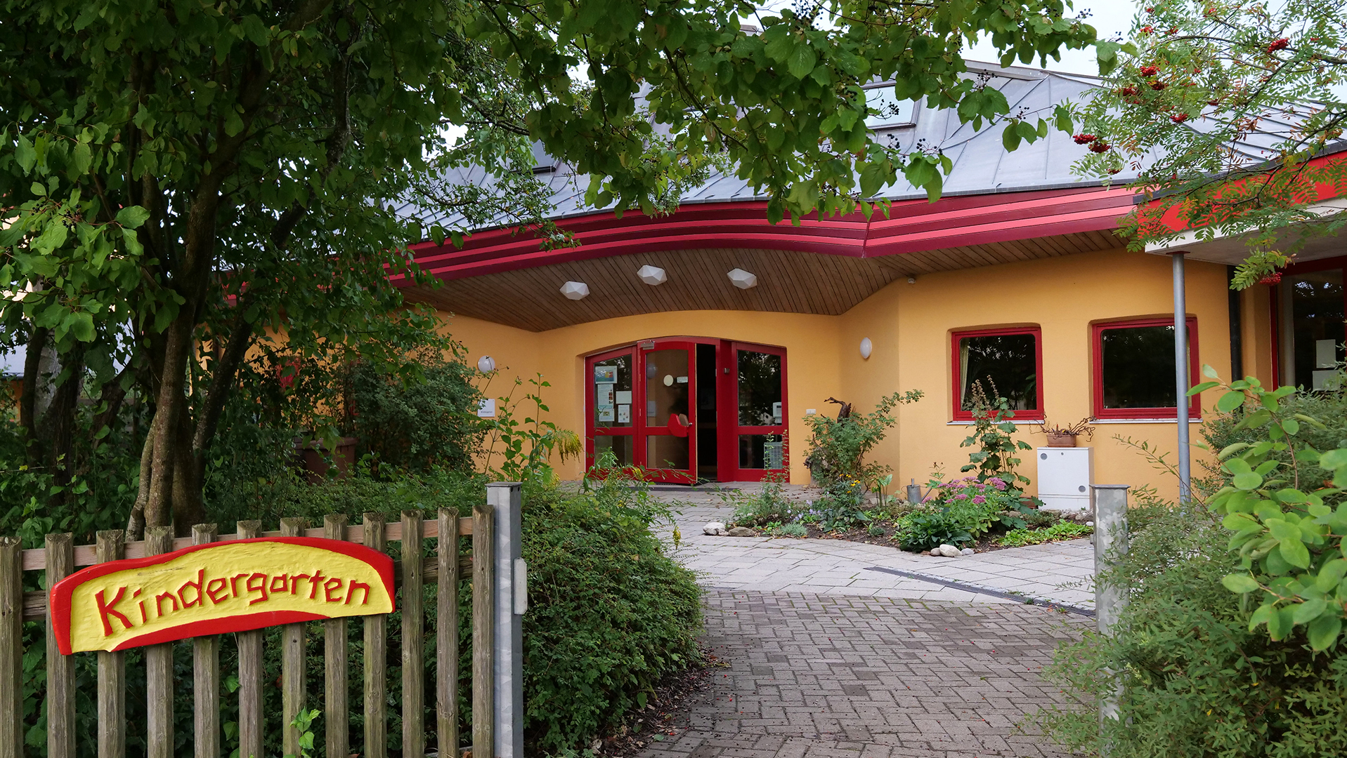 Frühlingsbasar im Waldorfhaus für Kinder in der Hammerschmiede